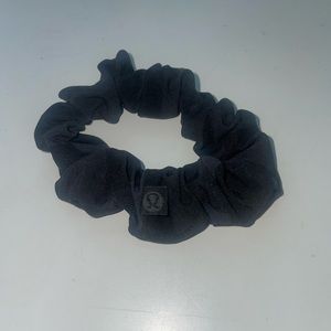 Lululemon camo print scrunchie elastic